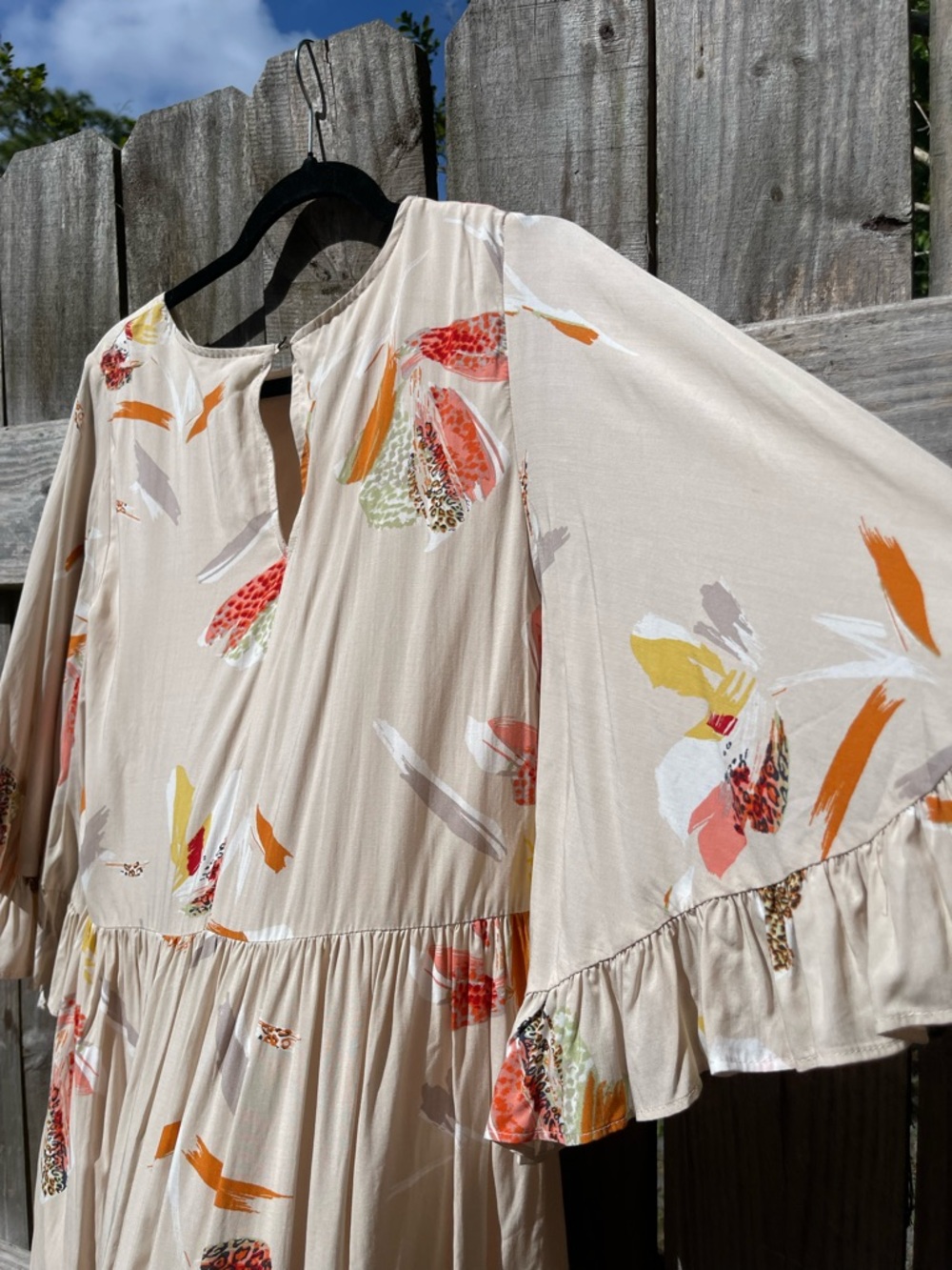 Caramela Cream Dress with Red-Orange Floral Accent NWT Sz M - Picture 13 of 13